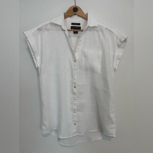Tahari linen white short sleeve button down - small
